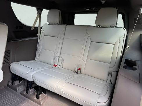 New 2026 GMC Yukon XL Denali w/ Sun & Power Step Package AWD/4WD image 15