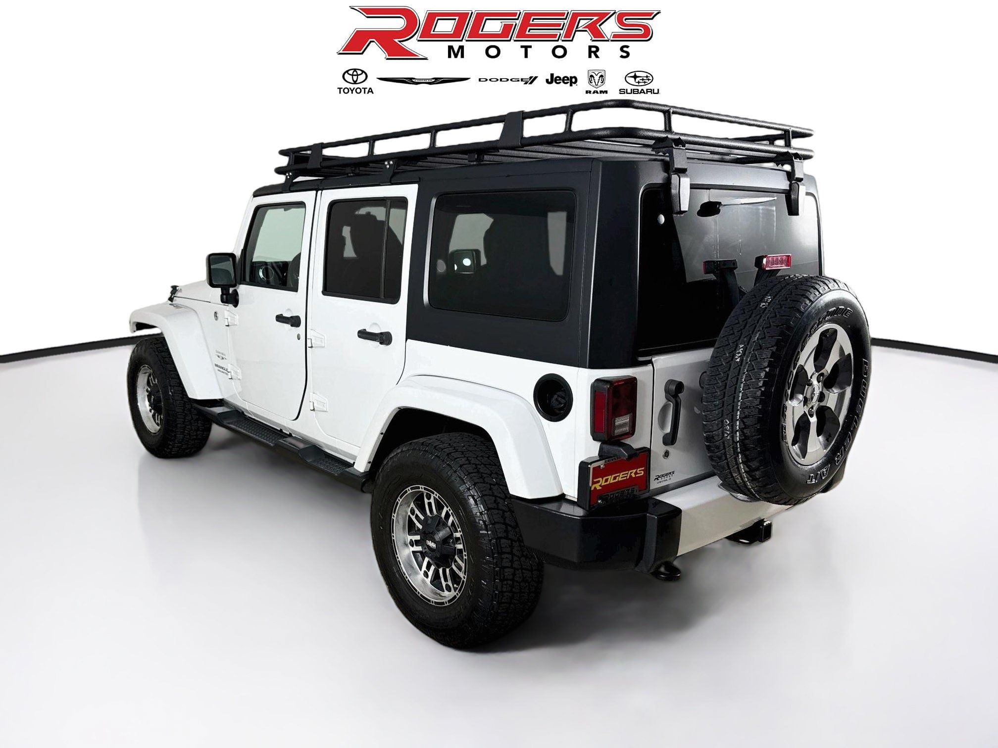 Used 2016 Jeep Wrangler Unlimited Sahara w/ Dual Top Group AWD/4WD image 6