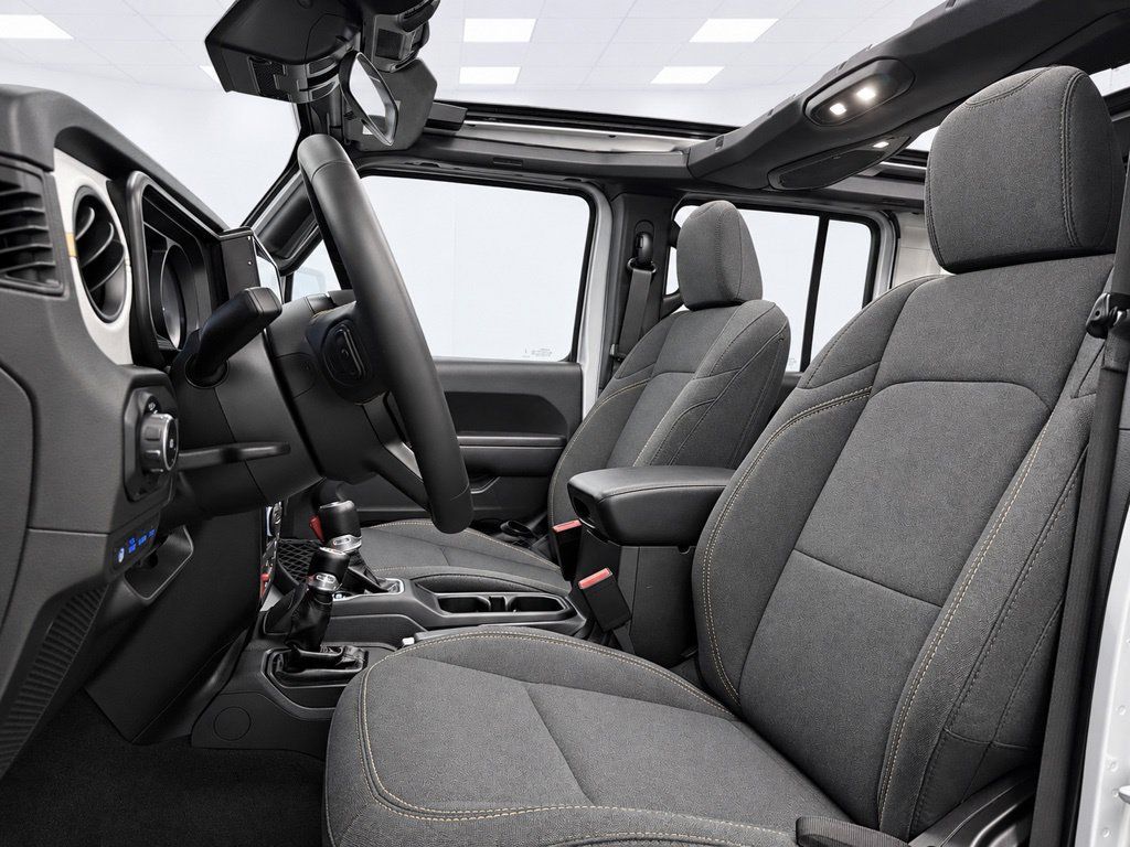 Used 2024 Jeep Wrangler Unlimited AWD/4WD image 24