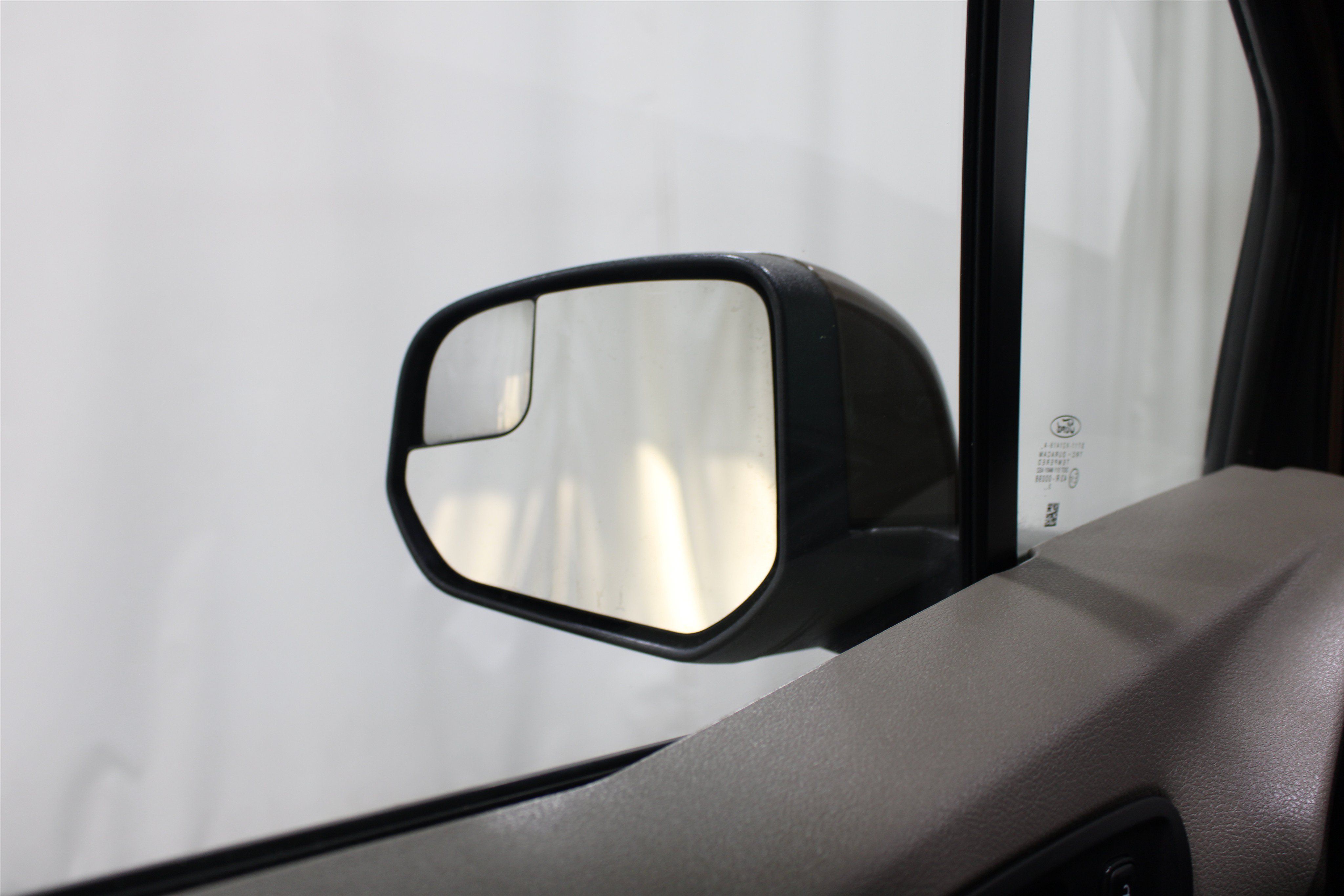 Used 2014 Ford Transit Connect Titanium FWD image 9