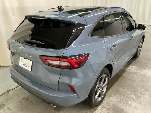 Used 2023 Ford Escape ST-Line w/ Tech Pack #1 FWD image 3