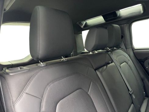 Used 2025 Land Rover Defender 110 S image 39