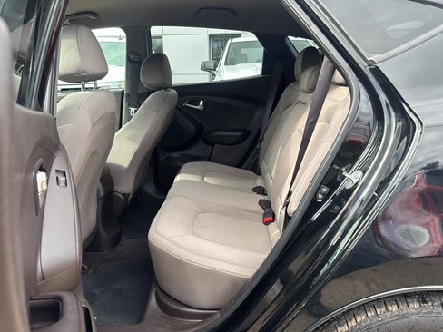 Used 2013 Hyundai Tucson GL image 15