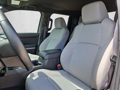 Used 2025 Toyota Tacoma SR5 AWD/4WD image 16