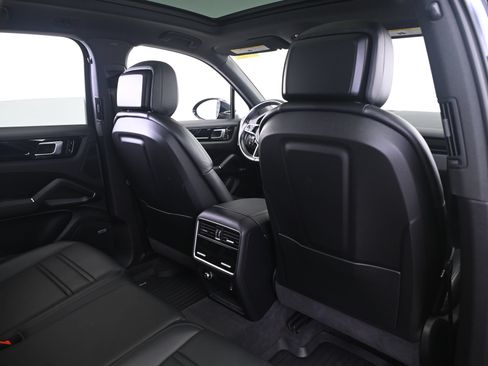Certified 2020 Porsche Cayenne AWD/4WD image 17