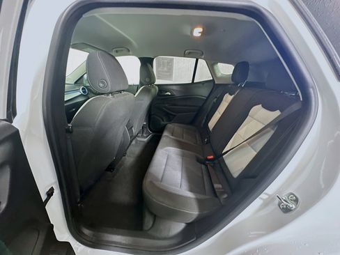 Used 2025 Chevrolet Trax LS image 25