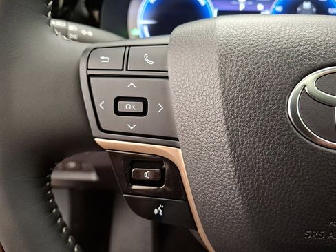 Certified 2025 Toyota Crown Signia w/ Advanced Technology Package AWD/4WD image 9