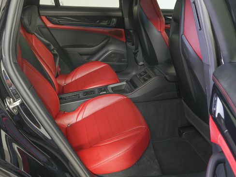 Used 2026 Porsche Panamera image 10