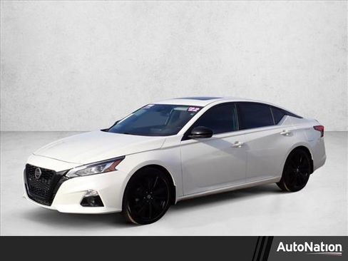 Used 2022 Nissan Altima 2.5 SR w/ Midnight Edition Package FWD image 1