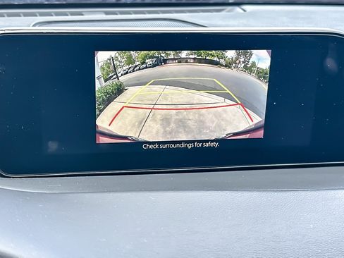 Used 2022 MAZDA MAZDA3 s image 24