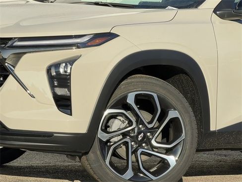 New 2026 Chevrolet Trax RS w/ Sunroof Package image 8