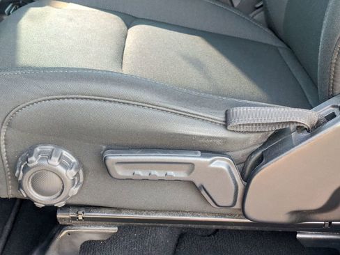 Used 2021 Jeep Gladiator Overland image 16