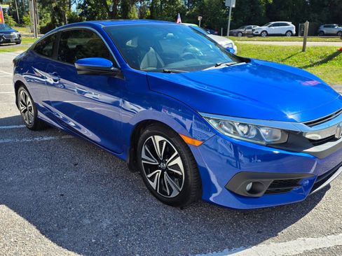 Used 2017 Honda Civic EX-T image 2