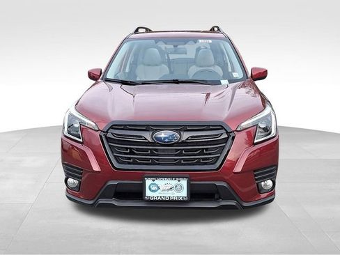 Used 2023 Subaru Forester Premium image 2