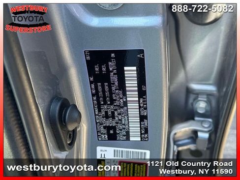 Used 2021 Toyota Highlander XLE AWD/4WD image 22