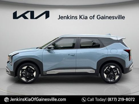 New 2027 Kia Seltos S FWD image 4