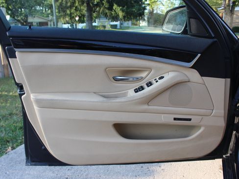 Used 2011 BMW 535i xDrive Sedan image 12