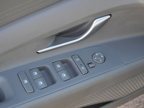 Certified 2023 Hyundai Elantra SEL image 19