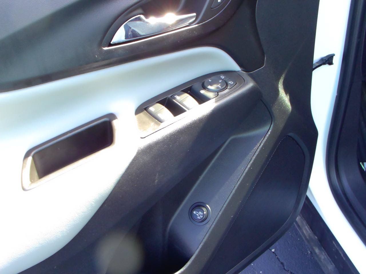 Used 2023 Chevrolet Equinox LT w/ Driver Convenience Package AWD/4WD image 12