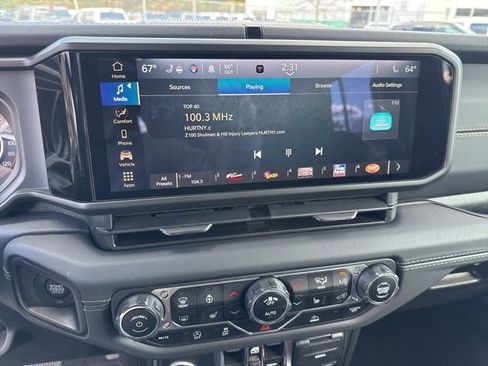 Used 2024 Jeep Wrangler Sahara image 6