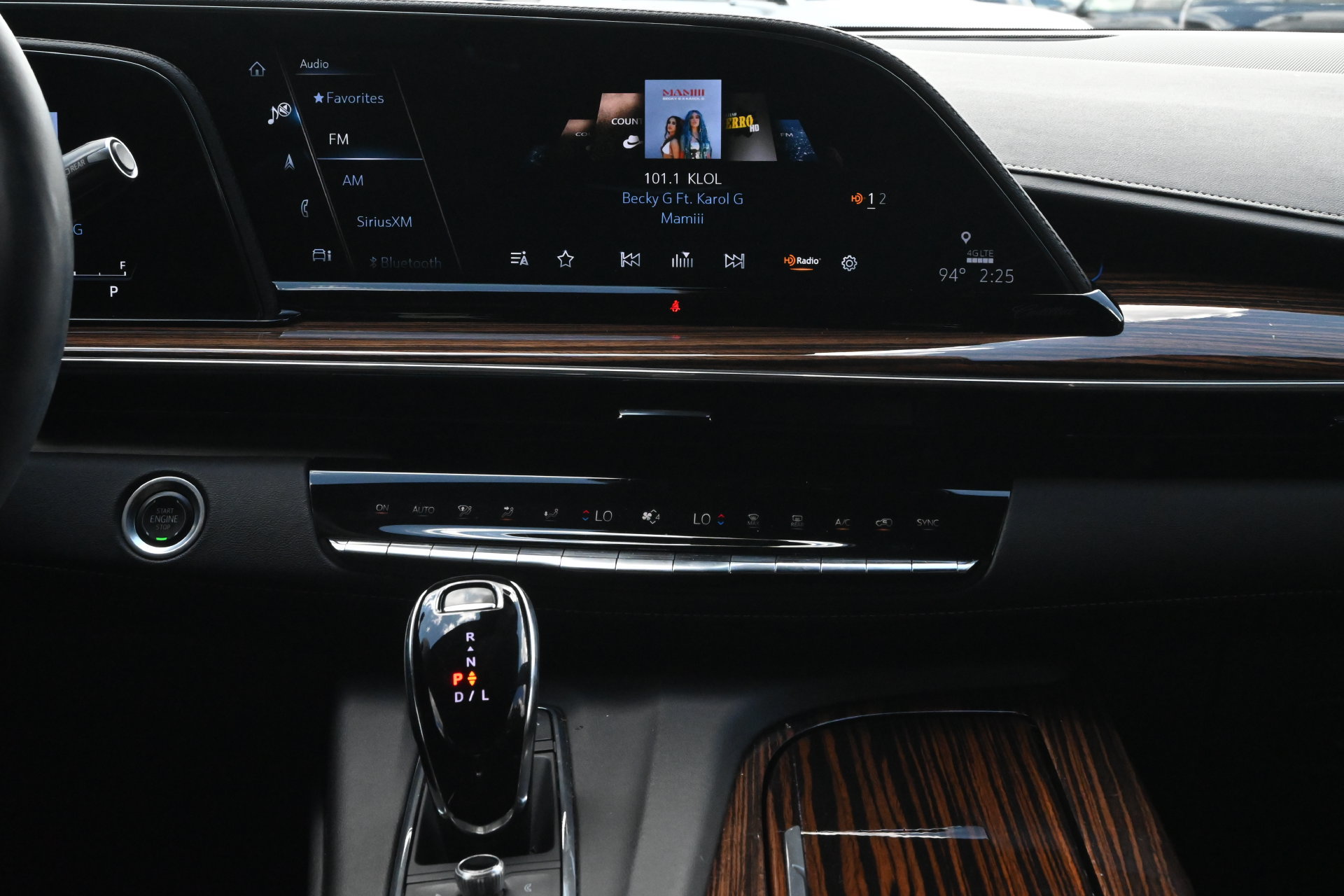 Certified 2024 Cadillac Escalade Premium Luxury w/ Performance Package AWD/4WD image 11