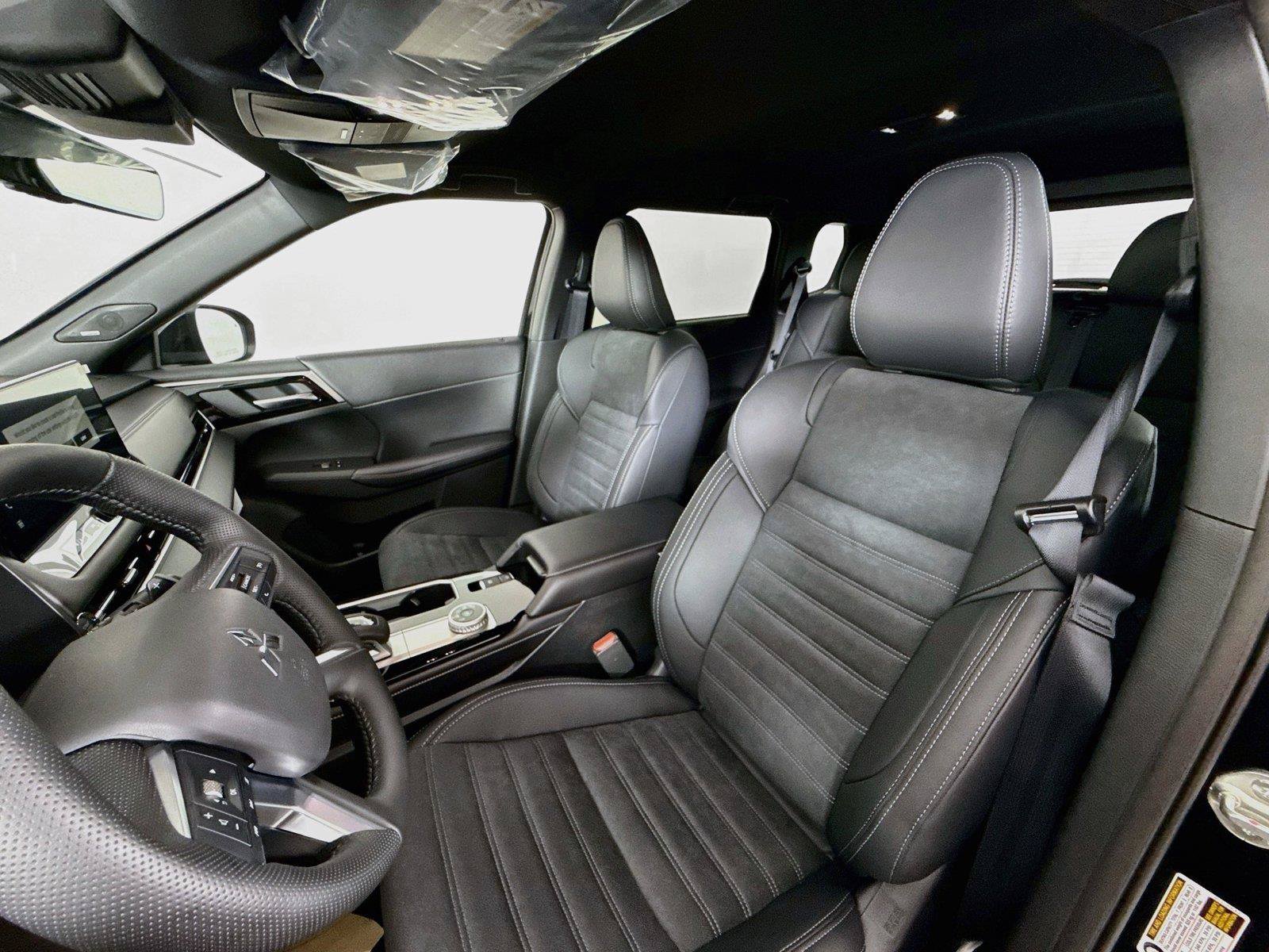 New 2026 Mitsubishi Outlander SE FWD image 9