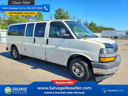 Used 2017 Chevrolet Express 3500 LT w/ LT Preferred Equipment Group RWD image 5
