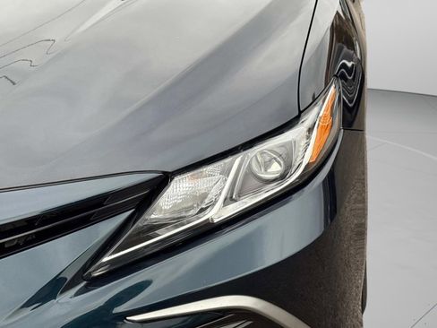 Used 2021 Toyota Camry LE image 10