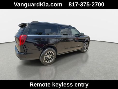 Used 2025 Ford Expedition Max Platinum AWD/4WD image 9
