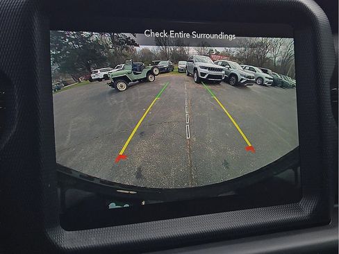 Used 2021 Jeep Wrangler Unlimited Sahara w/ Cold Weather Group image 14