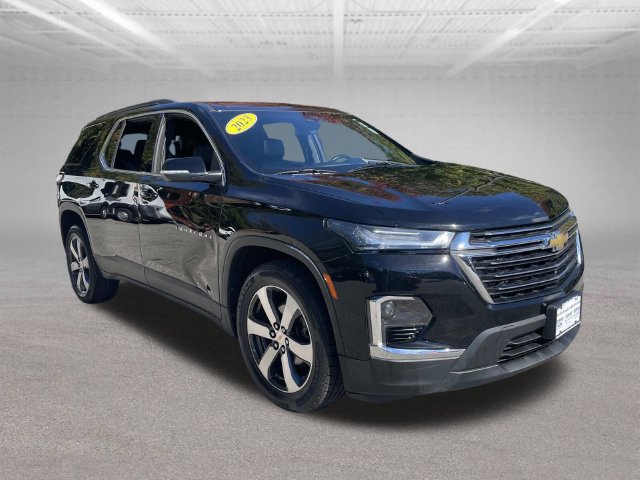 Used 2023 Chevrolet Traverse LT w/ LT Premium Package AWD/4WD image 4