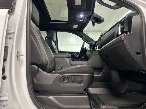 Used 2024 GMC Sierra 1500 AT4 w/ Technology Package AWD/4WD image 27