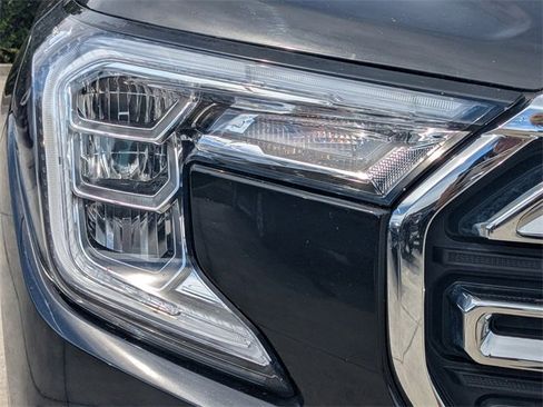 Used 2023 GMC Terrain SLT image 9