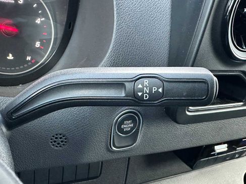 Used 2024 Mercedes-Benz Sprinter 2500 image 38