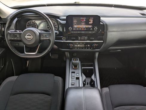 Used 2024 Nissan Pathfinder SV image 21