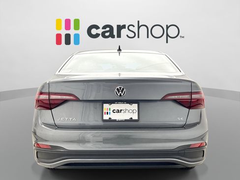 Used 2023 Volkswagen Jetta SE w/ Panoramic Sunroof Package FWD image 4