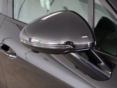 New 2025 Porsche Macan image 15