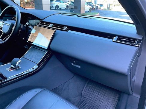 Used 2025 Land Rover Range Rover Velar Dynamic SE image 17