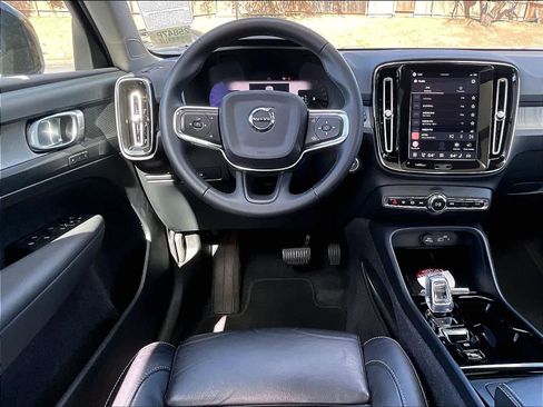 Used 2023 Volvo XC40 B5 Plus w/ Protection Package Premier image 7