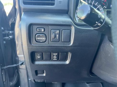 Used 2017 Toyota 4Runner SR5 AWD/4WD image 15
