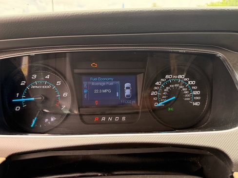 Used 2013 Ford Taurus SE FWD image 19