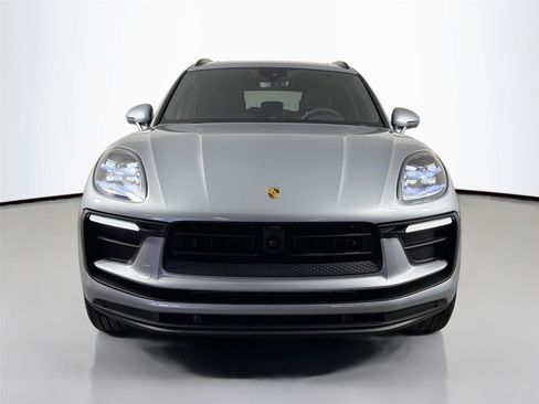 Certified 2026 Porsche Macan AWD/4WD image 10