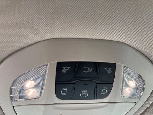 Used 2023 Chrysler Pacifica Touring-L FWD image 22
