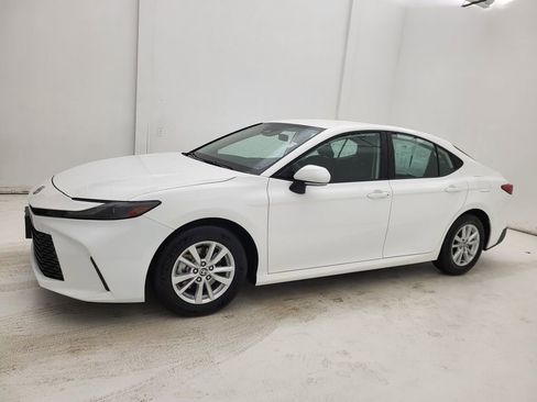Used 2025 Toyota Camry LE FWD image 16