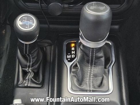 Used 2022 Jeep Wrangler Unlimited Sahara image 12