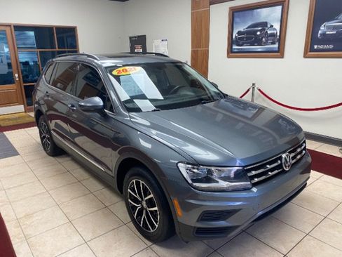 Used 2021 Volkswagen Tiguan SE FWD image 6