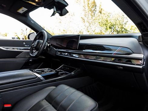 Used 2025 BMW 740i xDrive image 36