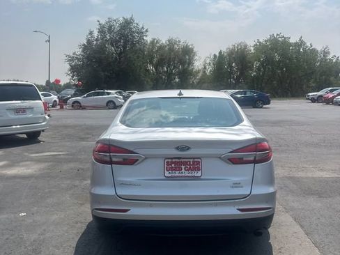 Used 2019 Ford Fusion SE FWD image 13