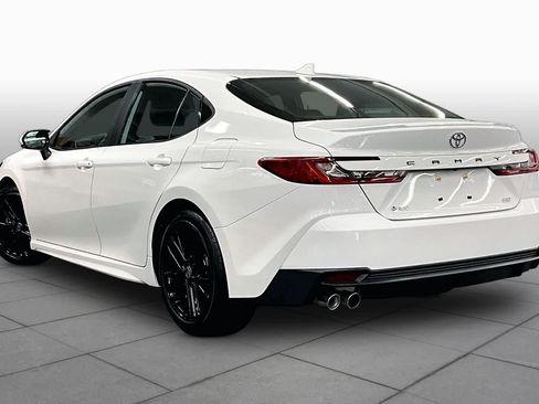 Used 2026 Toyota Camry SE FWD image 11