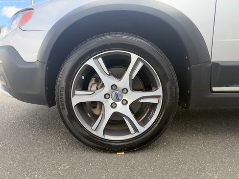 Used 2015 Volvo XC70 T6 image 16